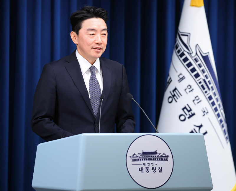 ▲ 강훈식 대통령비서실장은 1일 학교 체육계 폭력에 관해 단호한 대처를 주문했다.ⓒ연합뉴스 제공