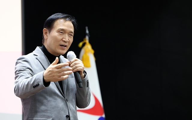 ▲ 임태희 경기도교육감이 1일 북부청사에서 열린 '교육공동체와 함께하는 경청(경기교육 청렴) 동행'에 참석해 인사말을 하고 있다. ⓒ경기도교육청 제공