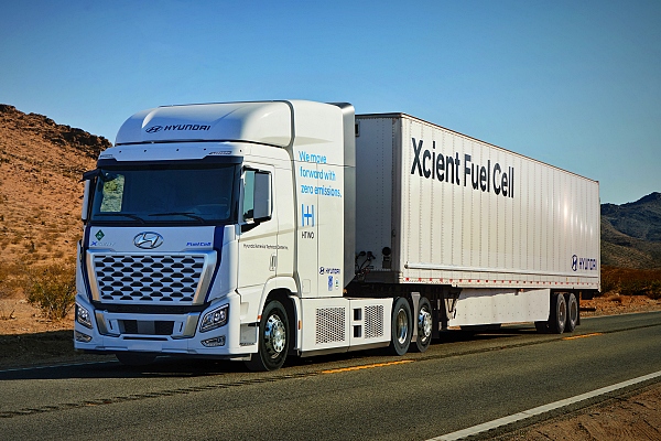 ▲ 엑시언트 수소전기트럭 시험주행 모습 ⓒ현대자동차