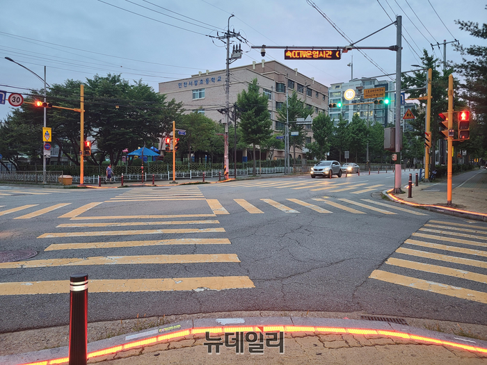 ▲ 초둥학교 인근에 설치된 어린이보호구역 ⓒ인천시