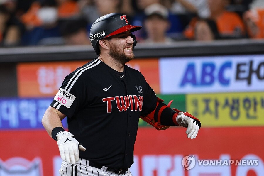 ▲ LG가 타자 오스틴, 투수 톨허스트, 치리노스와 재계약하며 2026시즌 외국인 선수 구성을 마쳤다.ⓒ연합뉴스 제공