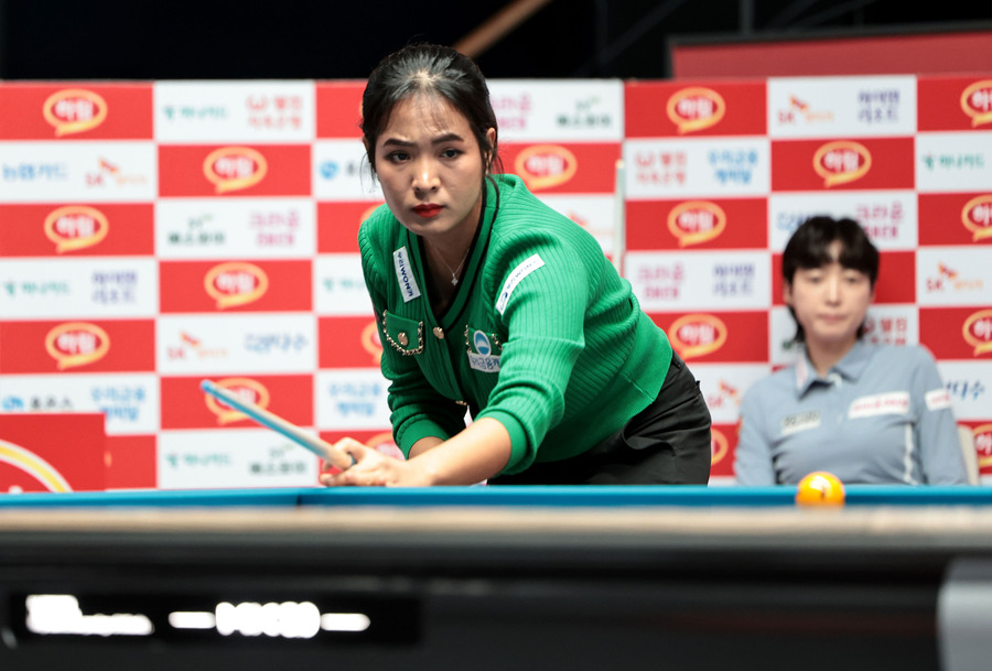 ▲ 스롱이 임정숙을 상대로 풀세트 혈전 끝에 세트스코어 3-2로 승리해 8강 티켓을 따냈다.ⓒPBA 제공