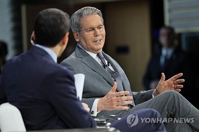 ▲ 3일(현지시각) 미국 뉴욕에서 열린 '2025 딜북 서밋'에서 발언하는 스콧 베센트 미국 재무부 장관. 출처=AFPⓒ연합뉴스