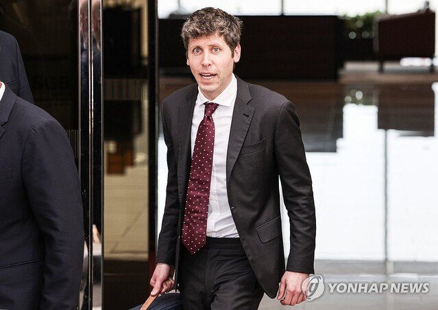 ▲ 샘 올트먼 오픈AI CEO가 지난달 1일 서울 강서구 서울김포비즈니스항공센터(SGBAC)를 통해 방한하는 모습.ⓒ연합뉴스