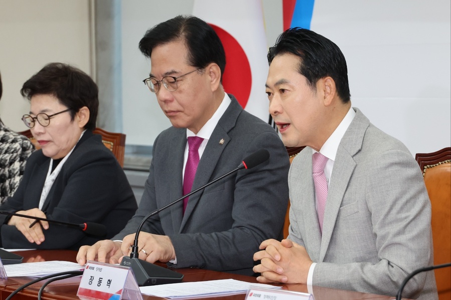 ▲ 장동혁 국민의힘 대표가 5일 서울 여의도 국회에서 열린 '혼용무도(昏庸無道·어리석고 무능한 군주가 세상을 어지럽힌다)' 이재명 정권 6개월 국정평가 회의에서 발언하고 있다. ⓒ연합뉴스