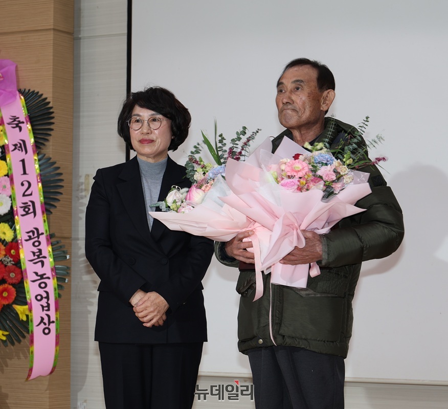 ▲ 제12회 광복영농상 시상식에서 윤병욱 씨가 대상을 받았다.ⓒ김정원 기자