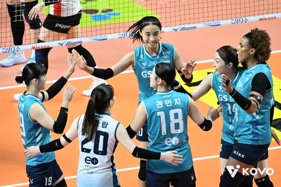 ▲ GS칼텍스가 페퍼저축은행을 3-0으로 완파하며 리그 3위로 올라섰다.ⓒKOVO 제공