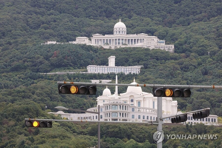 ▲ 적막한 가평 통일교 본부 ⓒ연합뉴스