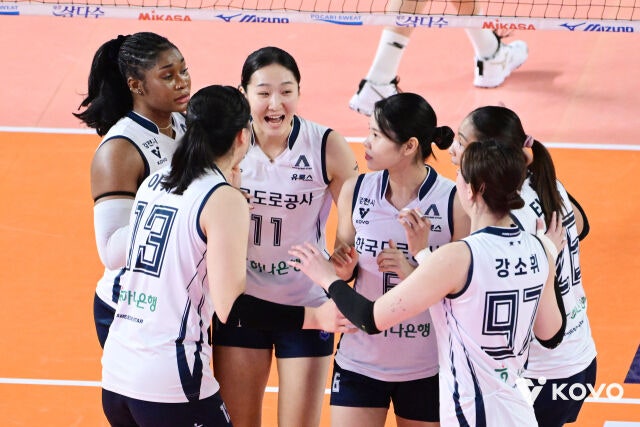 ▲ 도로공사가 정관장에 3-2 승리를 거두며 리그 1위를 굳건히 지켜냈다.ⓒKOVO 제공