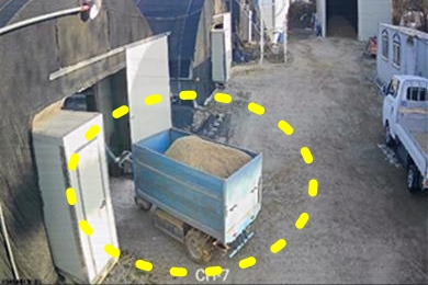 ▲ 고병원성 조류인플루엔자가 발생한 한 가금농가에서 역학조사 결과   농장 장비 소독 없이 축사 내부로 진입하는 등 방역 수칙을 위반한 것으로 밝혀졌다. ⓒ농림축산식품부