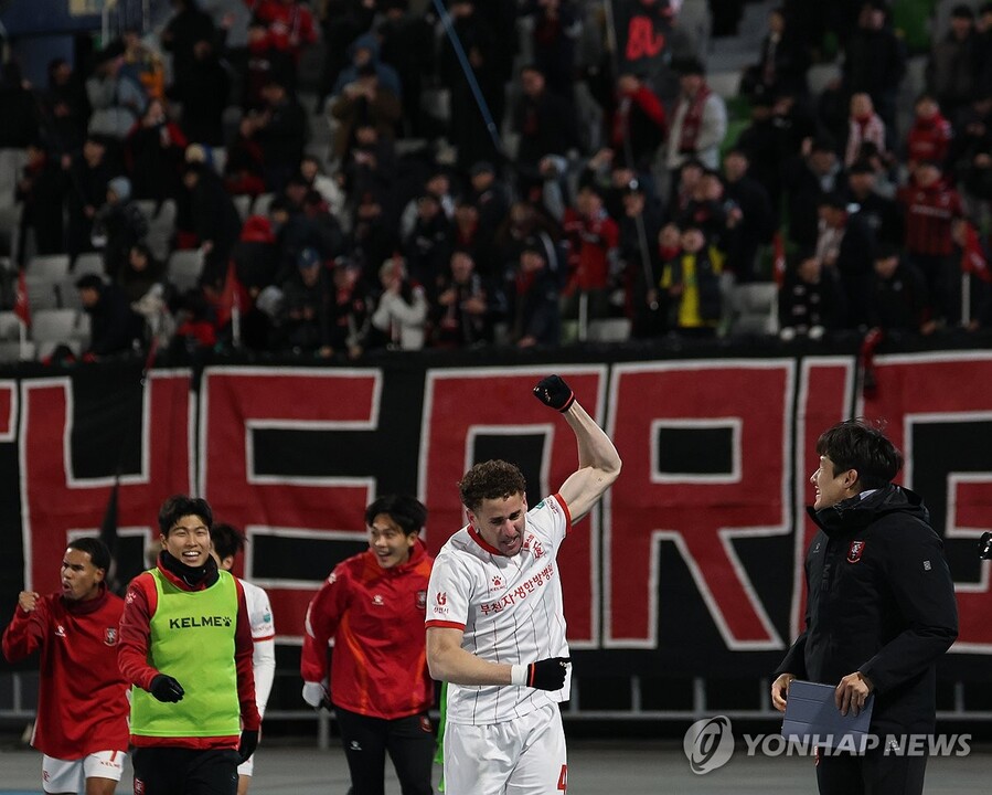 ▲ 부천이 승강 PO 2차전에서 승리하며 1부리그로 승격했다. 패배한 수원FC는 2부리그로 강등됐다.ⓒ연합뉴스 제공