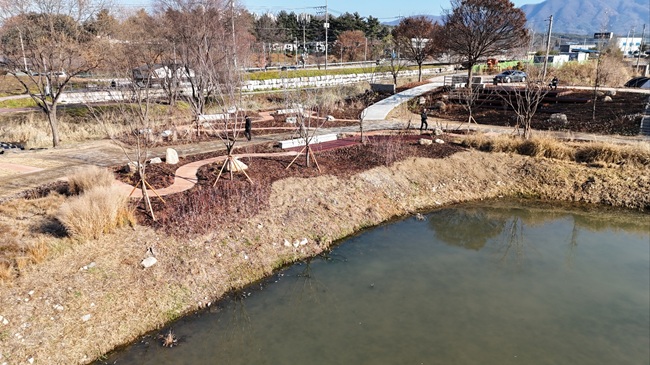 ▲ 춘천시(시장 육동한)가 시민 생활권에서 정원을 보다 가까이 누릴 수 있도록 추진해 온 석사동 생활정원 조성사업을 준공하고, 오는 12일 개장한다. ⓒ춘천시