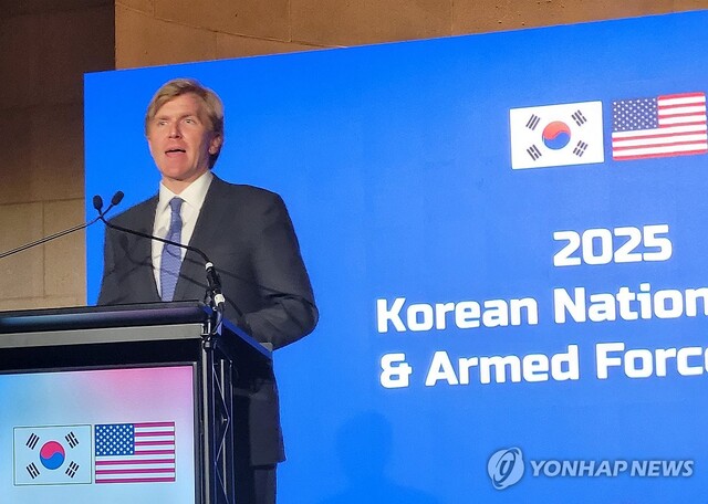 ▲ 지난 11월 14일(현지시각) 미국 워싱턴 D,C. 앤드루 멜론 오디토리움에서 열린 주미한국대사관의 국경일 리셉션에서 축사를 하고 있는 엘브리지 콜비 미국 국방부(전쟁부) 정책차관.ⓒ연합뉴스