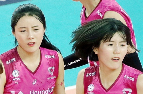 ▲ '학폭 논란'을 일으켠 이재영, 이다영 자매는 한국 배구계에서 퇴출됐다.ⓒ연합뉴스 제공