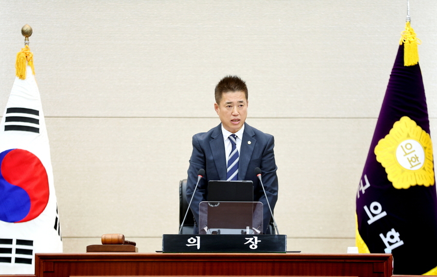 ▲ 도희재 의장이 본회의를 진행하고 있다ⓒ성주군의회 제공