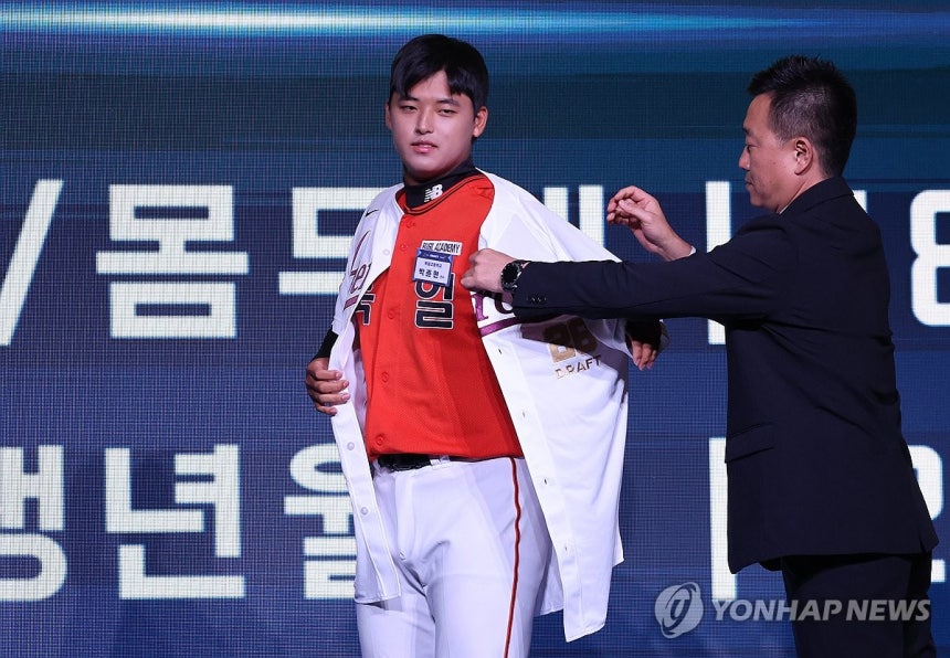 ▲ 충남 천안북일고 야구부 투수 박준현에 대한 학교폭력 처분 결과가 '학폭 아님'에서 '학폭 행위 인정'으로 뒤집혔다.ⓒ연합뉴스 제공