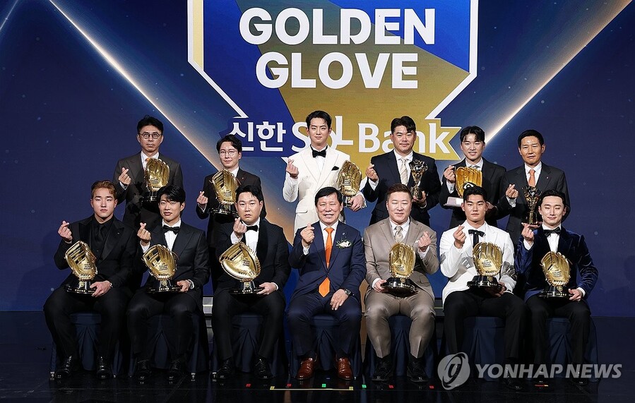 ▲ 양의지가 프로야구 통산 최다 타이기록인 골든글러브 10회 수상 기록을 세웠다.ⓒ연합뉴스 제공