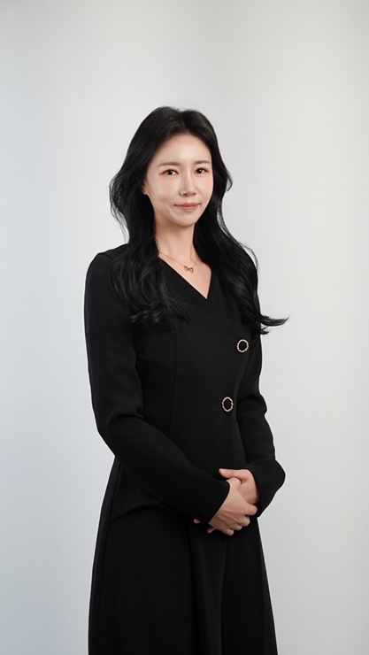 ▲ 대구사이버대학교(총장 이근용)는 지난 11월 25일 언어치료학과 졸업생 최은서 씨가 국내 최초로 한국어 QBA 시험과 영어 QBA 시험을 모두 합격하는 쾌거를 거두었다(대구사이버대 언어치료학과 졸업생 최은서).ⓒ대구사이버대