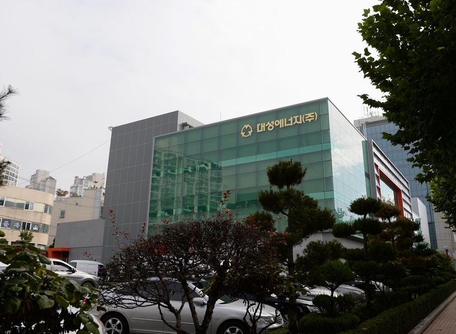 ▲ 대성에너지는 이웃사랑 성금 지원, 학습환경 개선사업, 에너지 취약계층 지원 등 꾸준한 나눔 활동을 통해 ‘나눔명문기업’, ‘씀씀이가 바른기업’으로도 인정받으며 지역 기반 ESG 경영을 지속하고 있다.ⓒ대성에너지