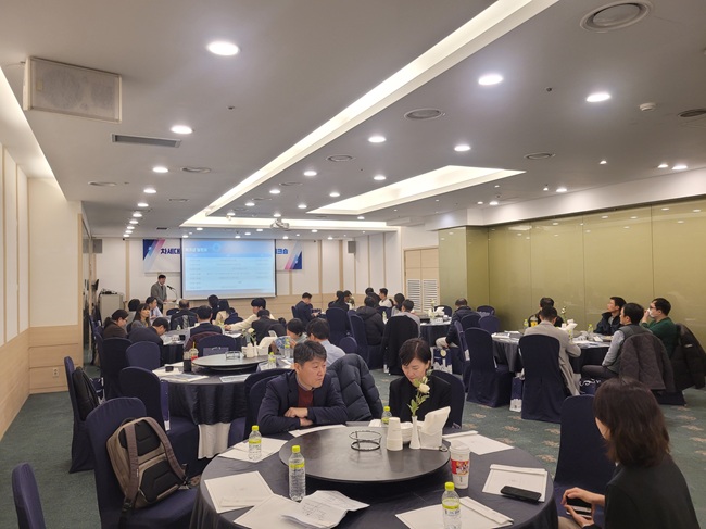 ▲ 심사평가원은 지난 10일 국내 주요 의약품 유통 SW업체를 대상으로 워크숍을 개최해 클라우드 전환 결과를 공유하고, 클라우드 시스템의 안정적 운영과 발전을 도모하기 위한 소통과 협력의 장을 마련했다. ⓒ심사평가원