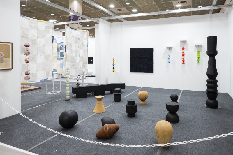 ▲ '2025 공예트렌드페어' 기획관(더 컬렉션) 갤러리 플래닛.ⓒ문체부