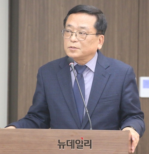 ▲ 유태종 충북인재평생교육진흥원장이 축사를 하고 있다.ⓒ이길표 기자