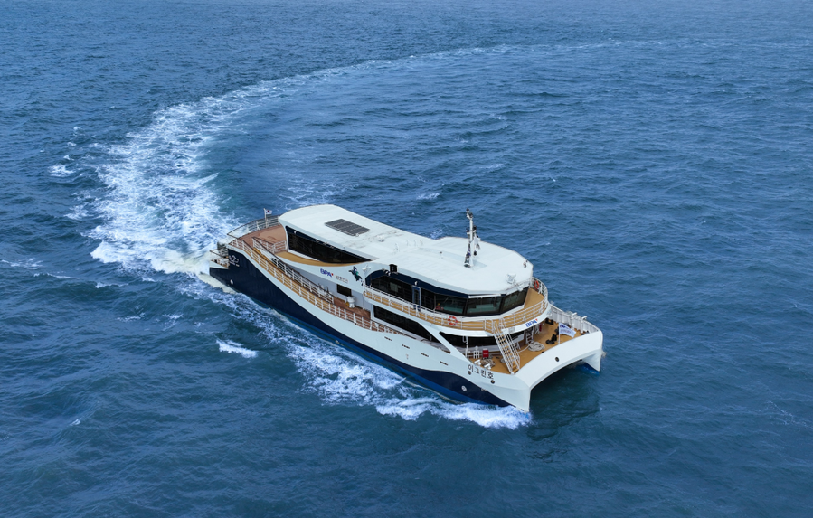 ▲ 친환경 항만안내선 e-그린호.ⓒ부산항만공사