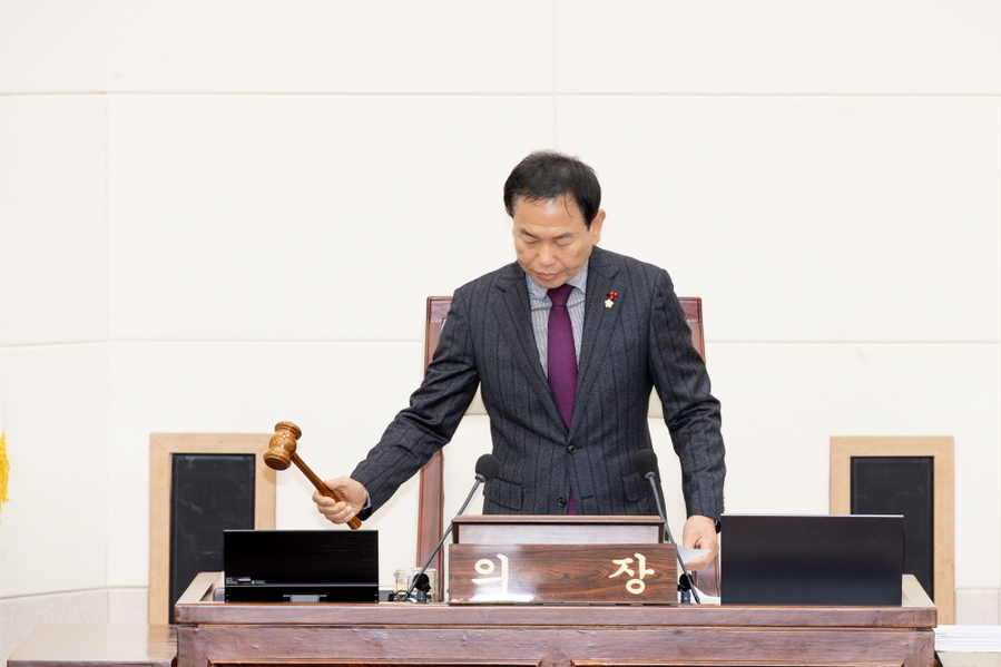 ▲ 박교상 구미시의회 의장이 본회의를 주제하고 있다ⓒ