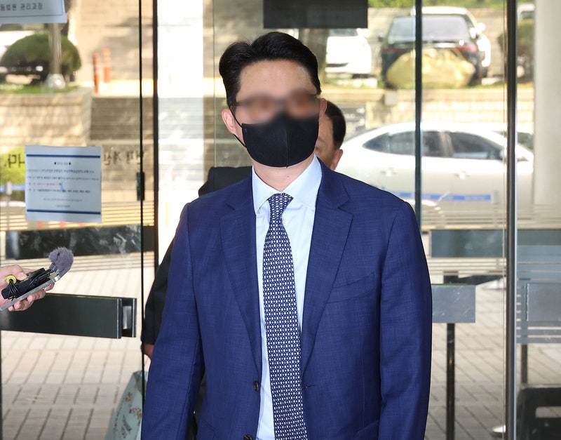 ▲ 법원 출석하는 윤영호 전 통일교 세계본부장. ⓒ연합뉴스