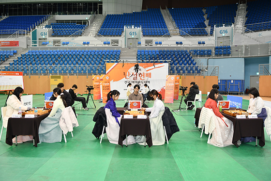 ▲ 난설헌배에서 김은지·최정·오유진 9단과 김경은 5단이 2연승하며 4강 무대에 올랐다.ⓒ한국기원 제공