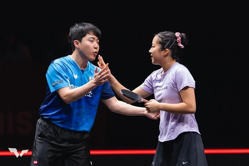 ▲ 임종훈-신유빈 조는 13일 홍콩에서 열린 대회 혼합 복식 준결승에서 세계랭킹 1위 콤비인 중국의 린스둥-콰이만 조를 꺾었다.ⓒWTT 제공