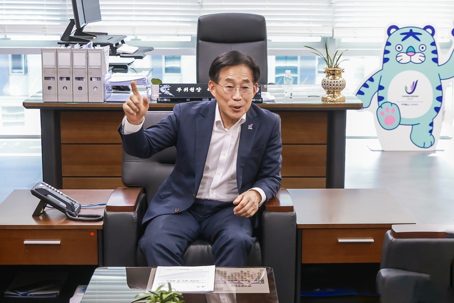 ▲ 이창섭 2027 충청권 하계세계대학경기대회 조직위원회 부위원장이 뉴데일리와 인터뷰를 하고 있다. ⓒ충청권 하계세계대학경기대회 조직위