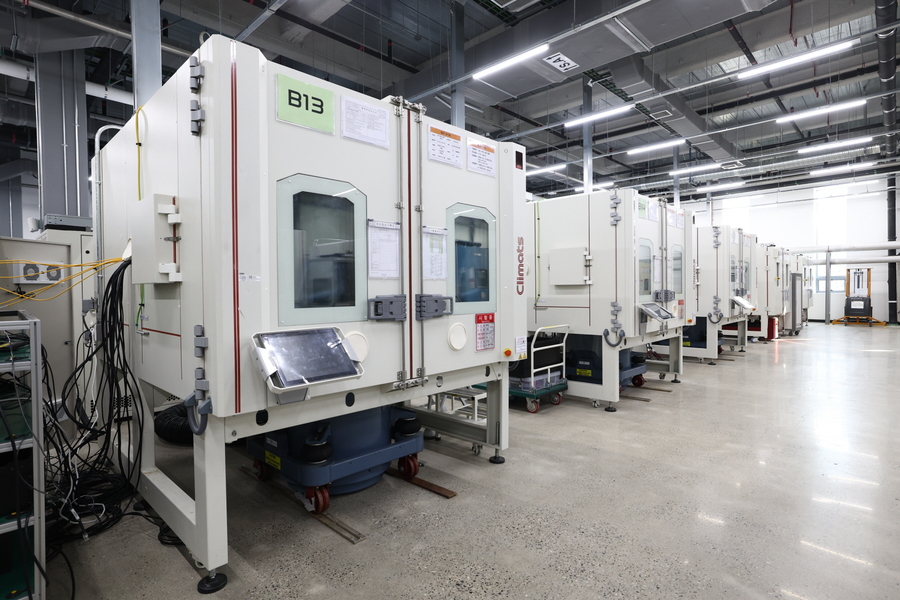 ▲ 신뢰성 시험장비 모습. ⓒ한화시스템