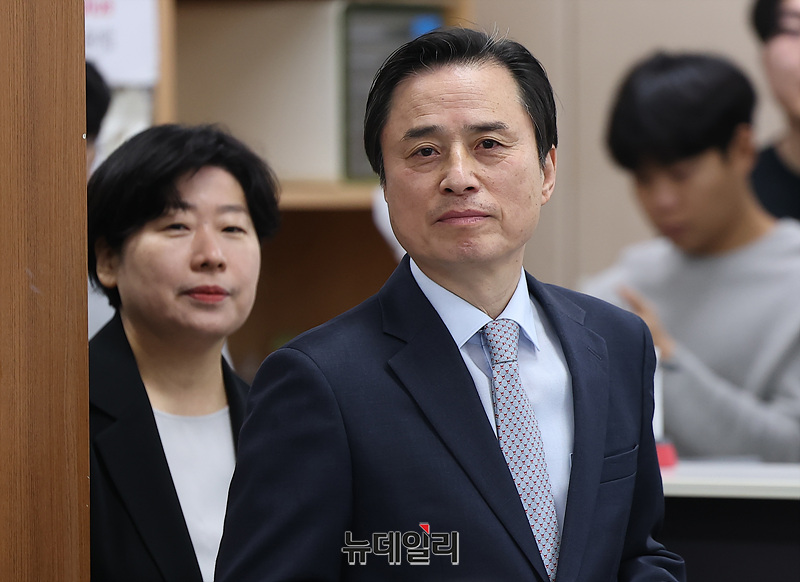 ▲ 조은석 특검이 15일 오전 서울 서초구 서울고등검찰청에서 윤석열 전 대통령의 비상계엄 선포 동기와 최초 준비 시점 등을 포함한 수사 결과를 발표하고 있다.ⓒ서성진 기자