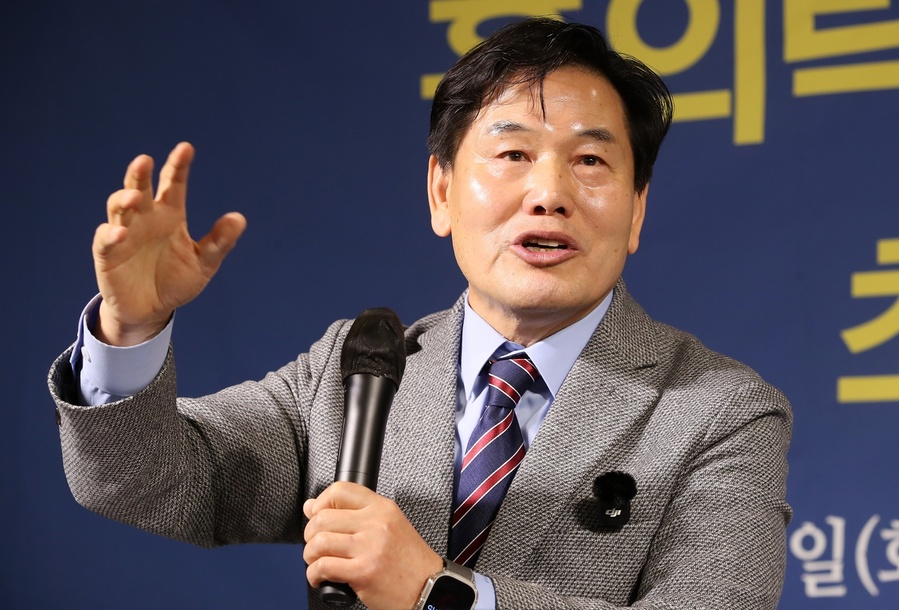 ▲ 더불어민주당 대구시장 예상 후보로 거론되는 홍의락 전 의원이 대구시장 출마를 사실상 결심했다. 홍 전 의원은 “공식 선언은 아직 하지 않았지만 이미 결심은 섰다”며 내년 1월쯤 정책과 비전을 정리해 공식 출마 선언을 할 계획이라고 밝혔다.ⓒ아시아포럼21