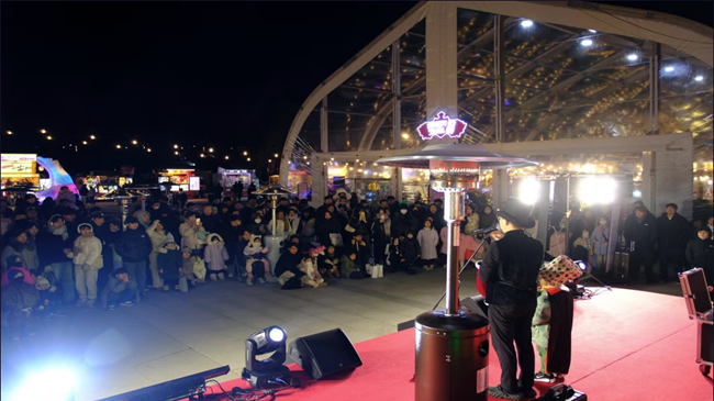 ▲ 지난해 열린 로맨틱 한강 크리스마스 마켓 장면. ⓒ홍천군