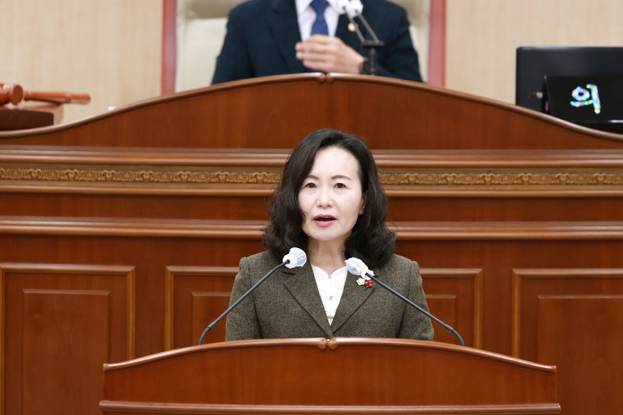 ▲ 정미진 의원은 5분 자유발언에 나서 2026년도 예산안 심의 과정에서 드러난 청송군 재정의 구조적 문제점을 지적하며 개선 방안을 제시했다.ⓒ청송군의회