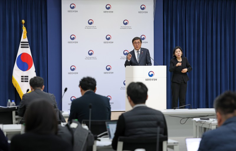 ▲ 최휘영 문화체육관광부 장관이 16일 정부세종청사 중앙동 브리핑실에서 2026년도 문화체육관광부 업무보고 관련 브리핑을 하고 있다.ⓒ문체부