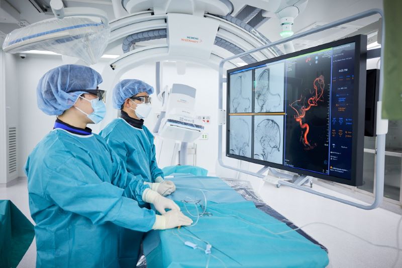 ▲ 순천향대천안병원 충남권역 심뇌혈관질환센터 시술 모습.ⓒ순천향대천안병원