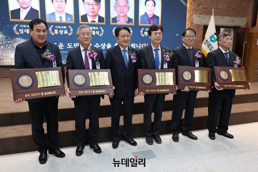 [충청브리핑] 통일교, ‘문어발식 정교일치’ 정황…‘충청권 인사도 직격탄’