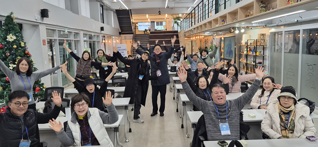 ▲ 강원도립대학교 산학협력단이 지난 16일, 지역주민 31명이 참여한 체험형 프로그램 '인공지능(AI) 도깨비 메이킹 로드'를 성공적으로 개최했다. ⓒ강원도립대학교