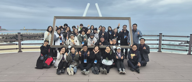 ▲ 강원도립대학교 산학협력단이 지난 16일, 지역주민 31명이 참여한 체험형 프로그램 '인공지능(AI) 도깨비 메이킹 로드'를 성공적으로 개최했다. ⓒ강원도립대학교