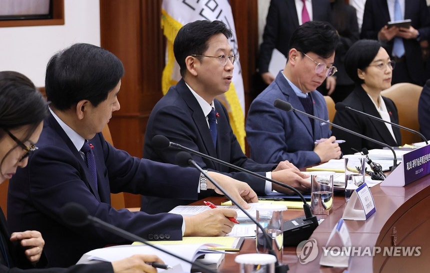 ▲ 과학기술관계장관회의에서 발언하는 배경훈 부총리. ⓒ연합뉴스