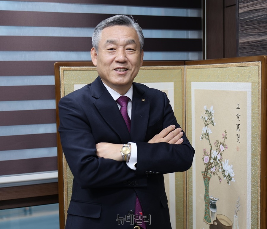 ▲ 내년 1월 7일에 치러지는 신협중앙회장 선거에 출마한 송재용 충북 남청주신협이사장.ⓒ김정원 기자