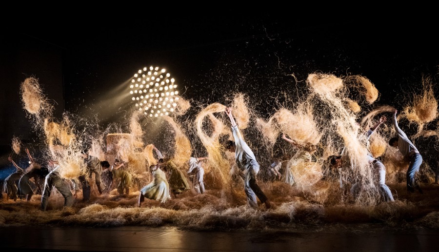 ▲ 알렉산더 에크만의 '한여름 밤의 꿈' 공연 장면.ⓒLG아트센터