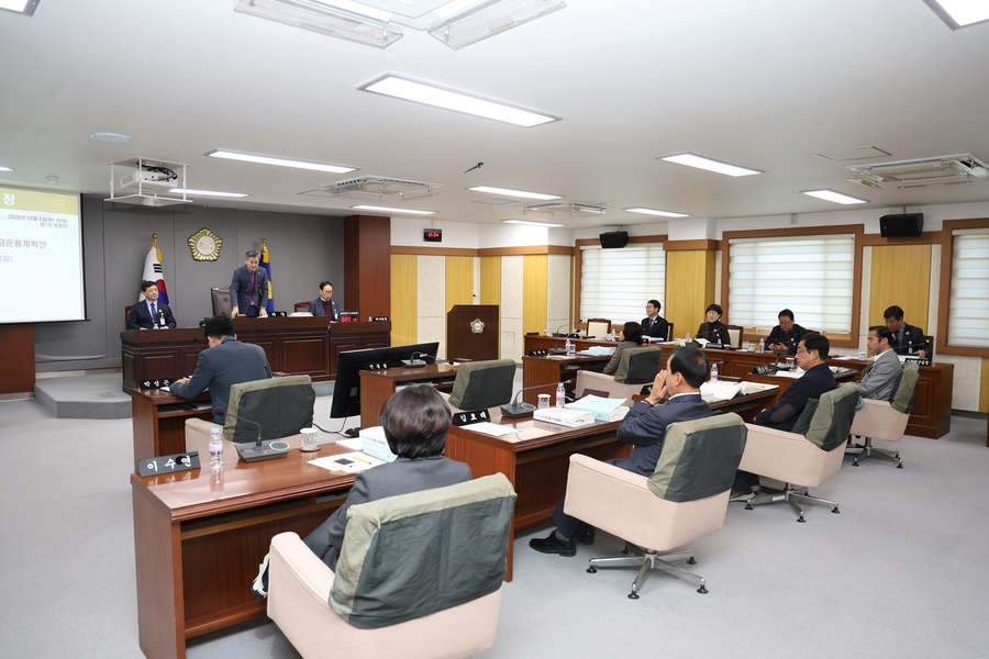 ▲ 청도군의회(의장 전종율)는 12월 4일부터 12월 19일까지 총 29건의 안건을 처리하면서 16일간의 제2차 정례회 일정을 모두 마무리했다.ⓒ청도군의회