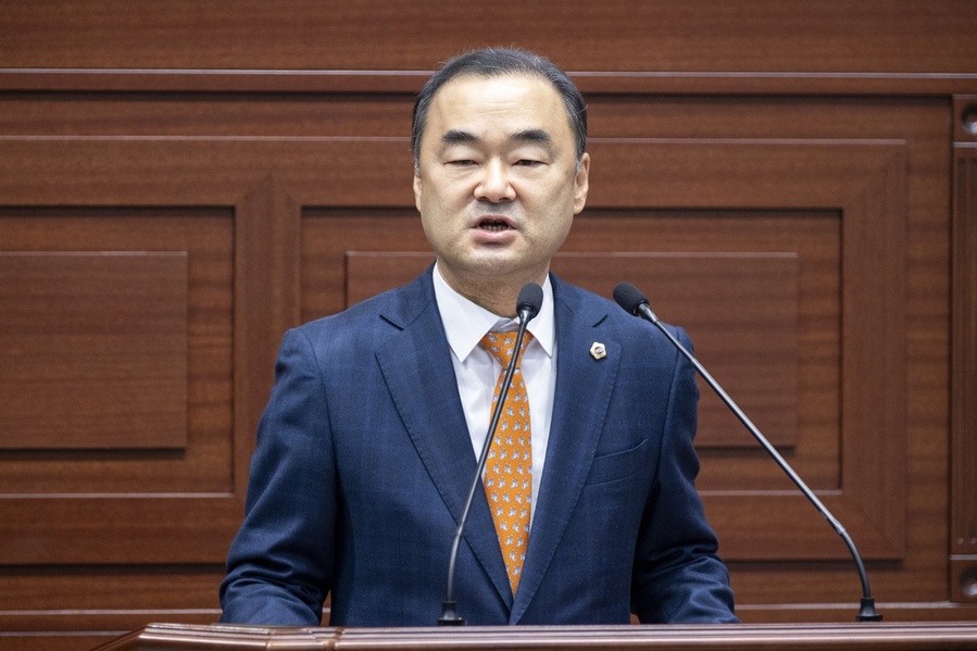 ▲ 박규탁 의원은 “자살은 개인적 요인만으로 설명될 수 없는 사회적 현상”이라며, 특히 청소년 자살은 한 아이의 비극을 넘어 가정, 학교, 지역사회가 제 역할을 다하고 있는지를 되묻는 ‘사회적 경고’라고 규정했다.ⓒ경북도의회