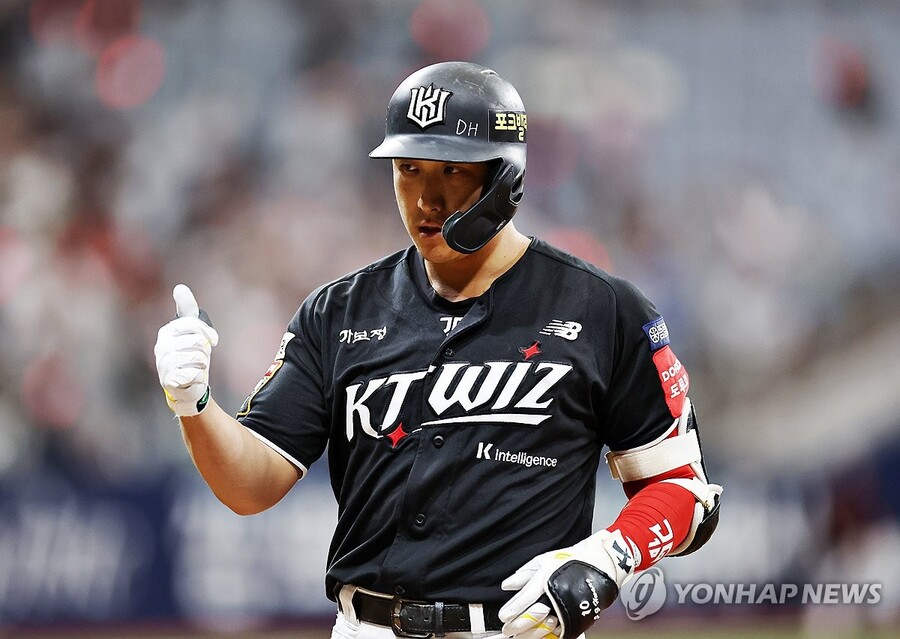 ▲ 베테랑 황재균이 전격 은퇴를 선언하며 20년 프로 생활을 마무리 했다.ⓒ연합뉴스 제공