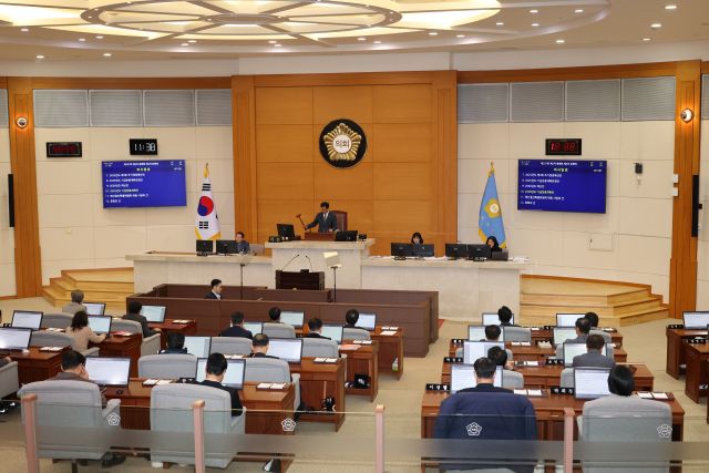 ▲ 포항시의회는 지난 19일 제327회 정례회 제2차 본회의를 폐회했다.ⓒ포항시의회
