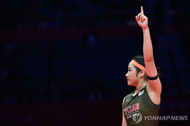 ▲ '세계 최강' 안세영이 중국의 왕즈이를 꺾고 왕중왕전 우승을 차지했다. 안세영은 세계 최다인 시즌 11승을 달성했다.ⓒ연합뉴스 제공